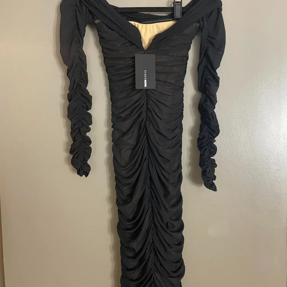 Ready In A Ruched Off Shoulder Midi Dress - Picture 3 of 4